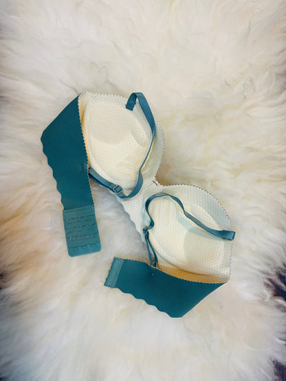 Imported Seamless Floral Pattern Padded Bra – Teal Green Edition 🎁